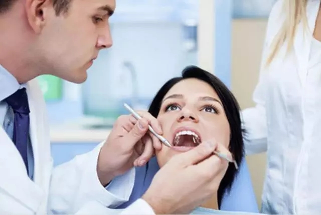 對(duì)付孕期牙疼牙龈發炎,這(zhè)七招很(hěn)管用(yòng)!